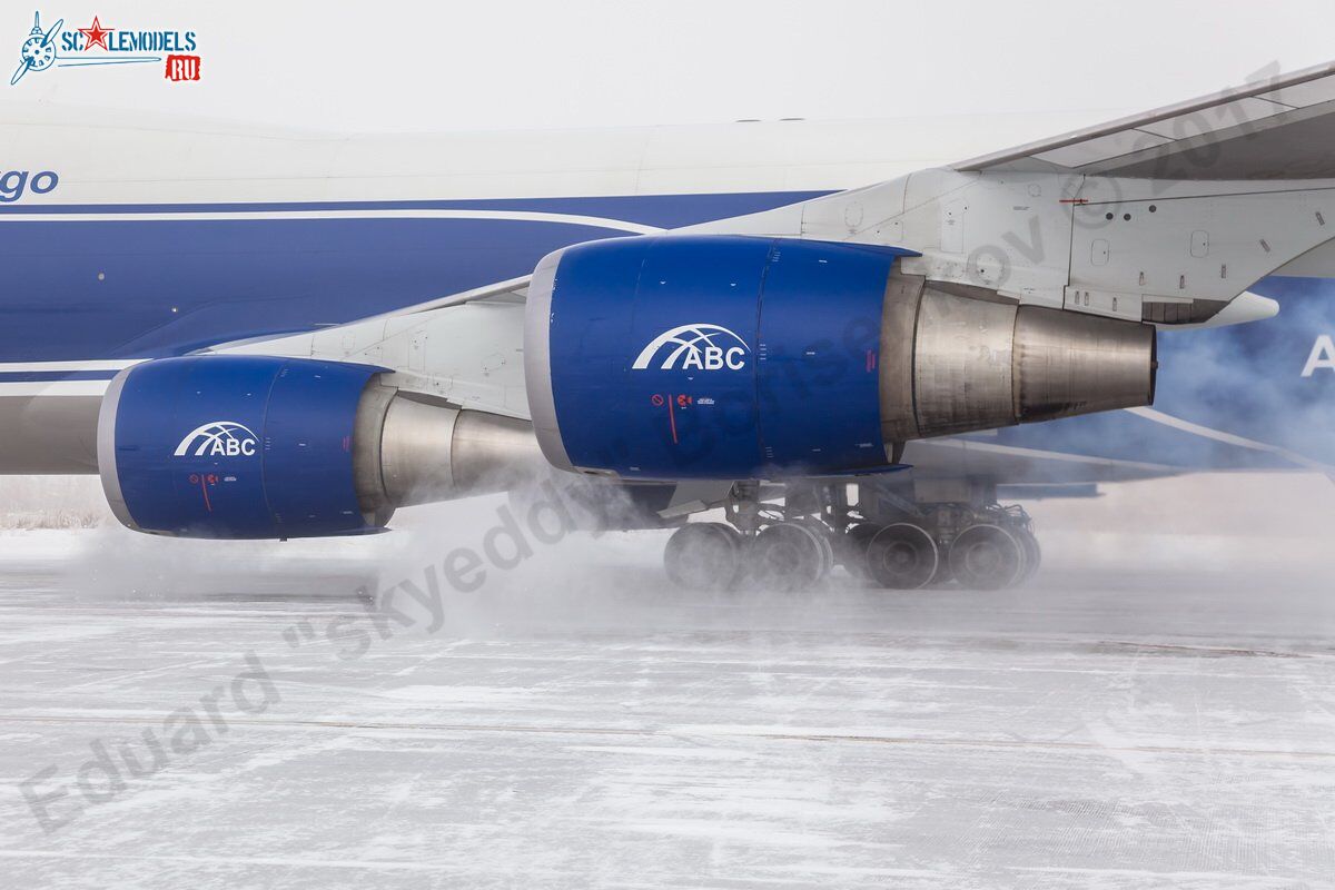 Boeing_747-400_VQ-BWW_4.jpg
