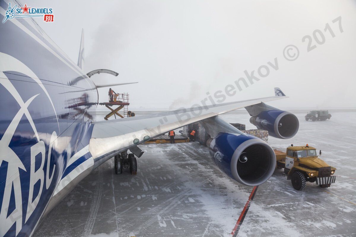 Boeing_747-400_VQ-BWW_49.jpg
