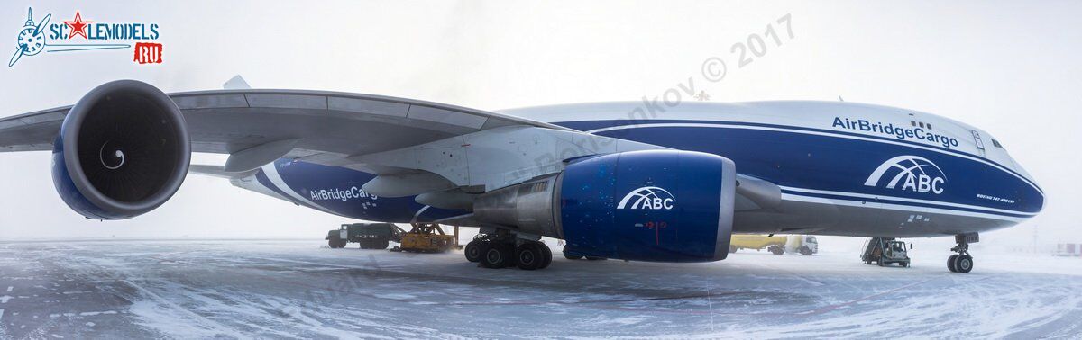 Boeing_747-400_VQ-BWW_93.jpg