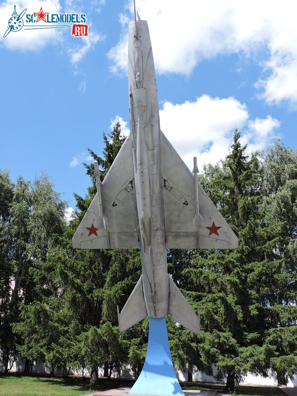 МиГ-21Ф-13_06