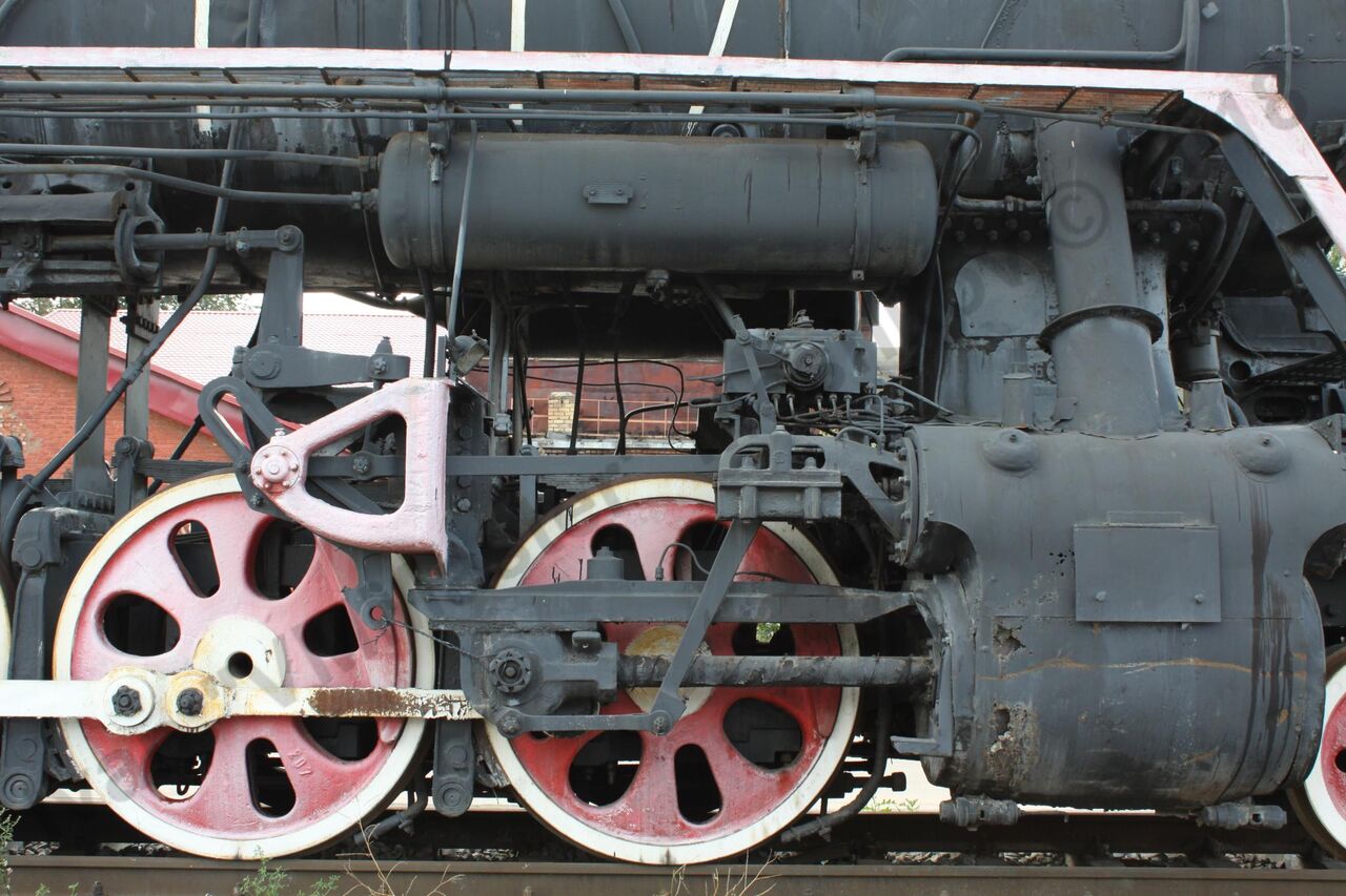 locomotive_L-4245_Bologoe_105.jpg