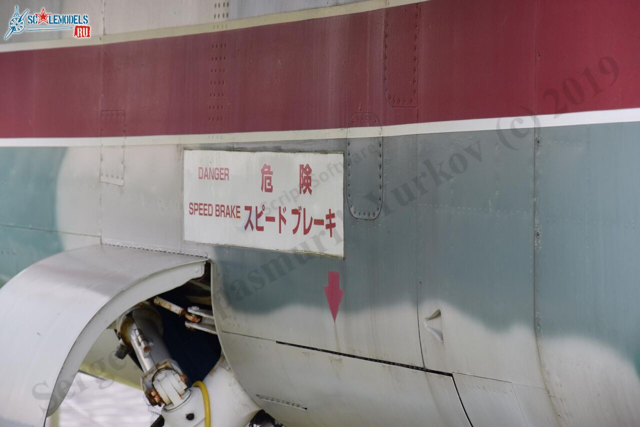 F-1_00-247_Misawa_124.jpg