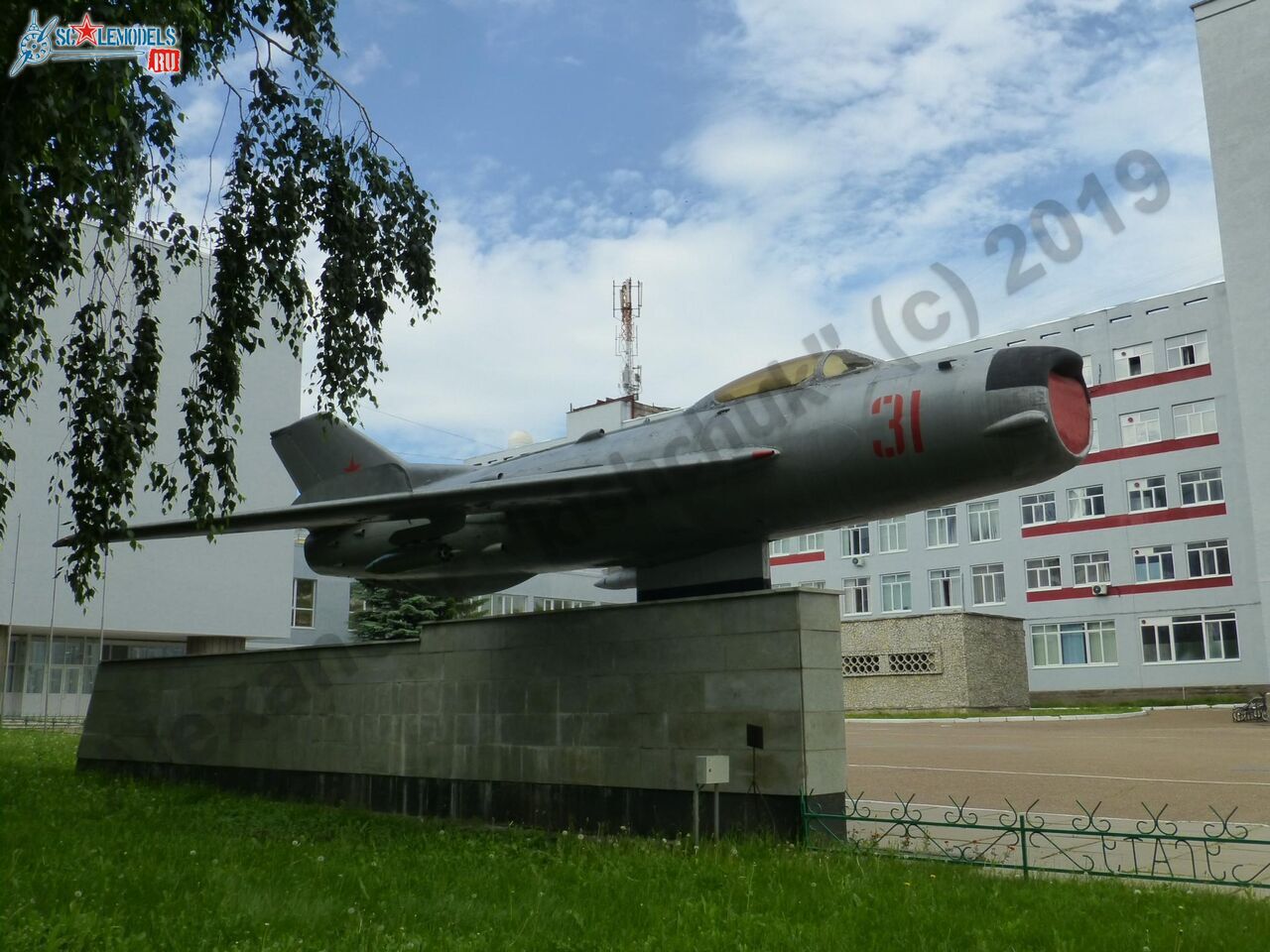 MiG-19P_Ufa_16.jpg