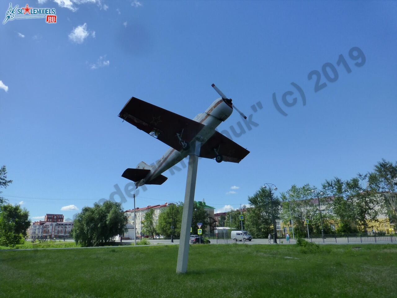 Yak-52_Tobolsk_32.jpg