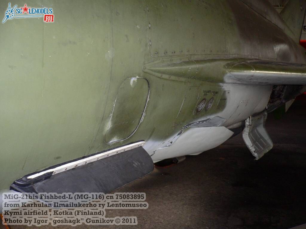 MiG-21bis (33).JPG