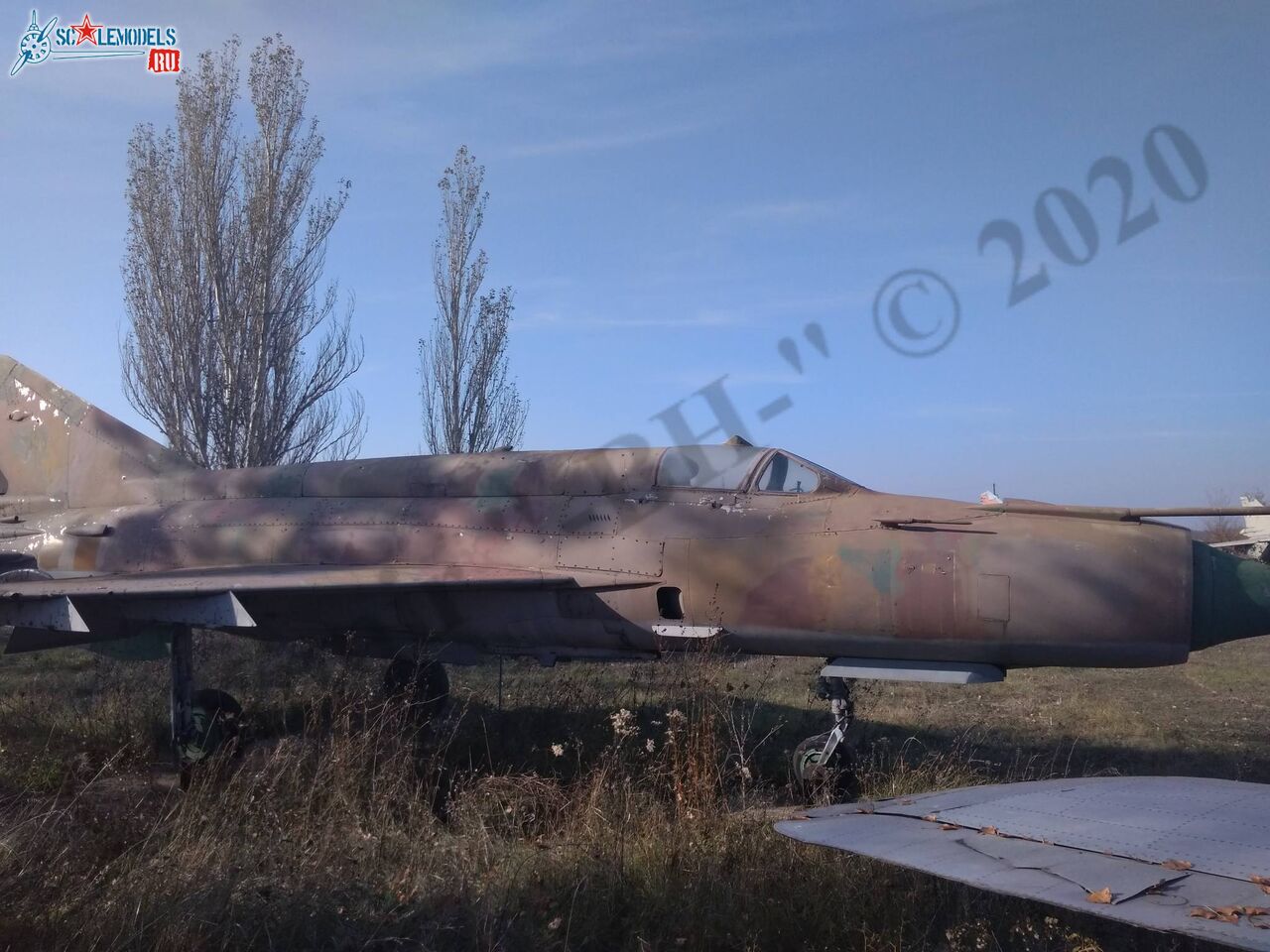 MiG-21SM_Lugansk_1.jpg