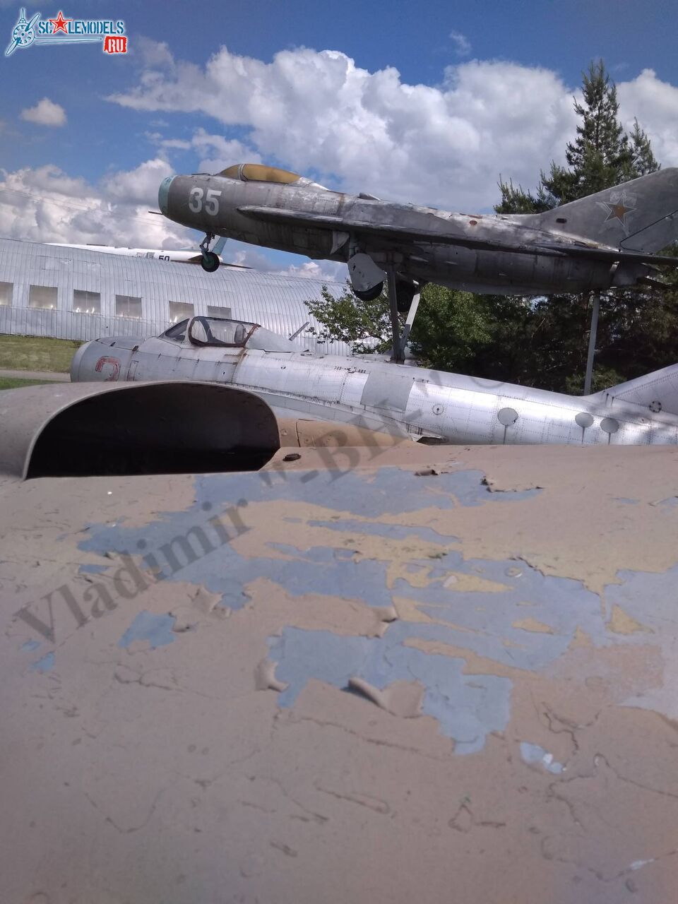 MiG-21SM_Lugansk_99.jpg