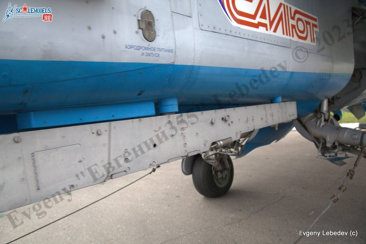 MiG-27M_103.jpg