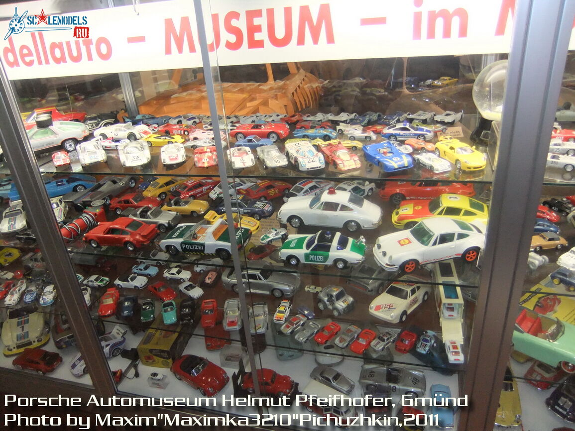 Porsche Museum (9).JPG