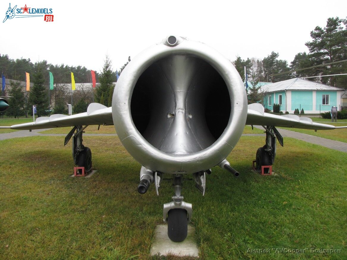 IMG_9271_MiG-17_Borovaya.JPG