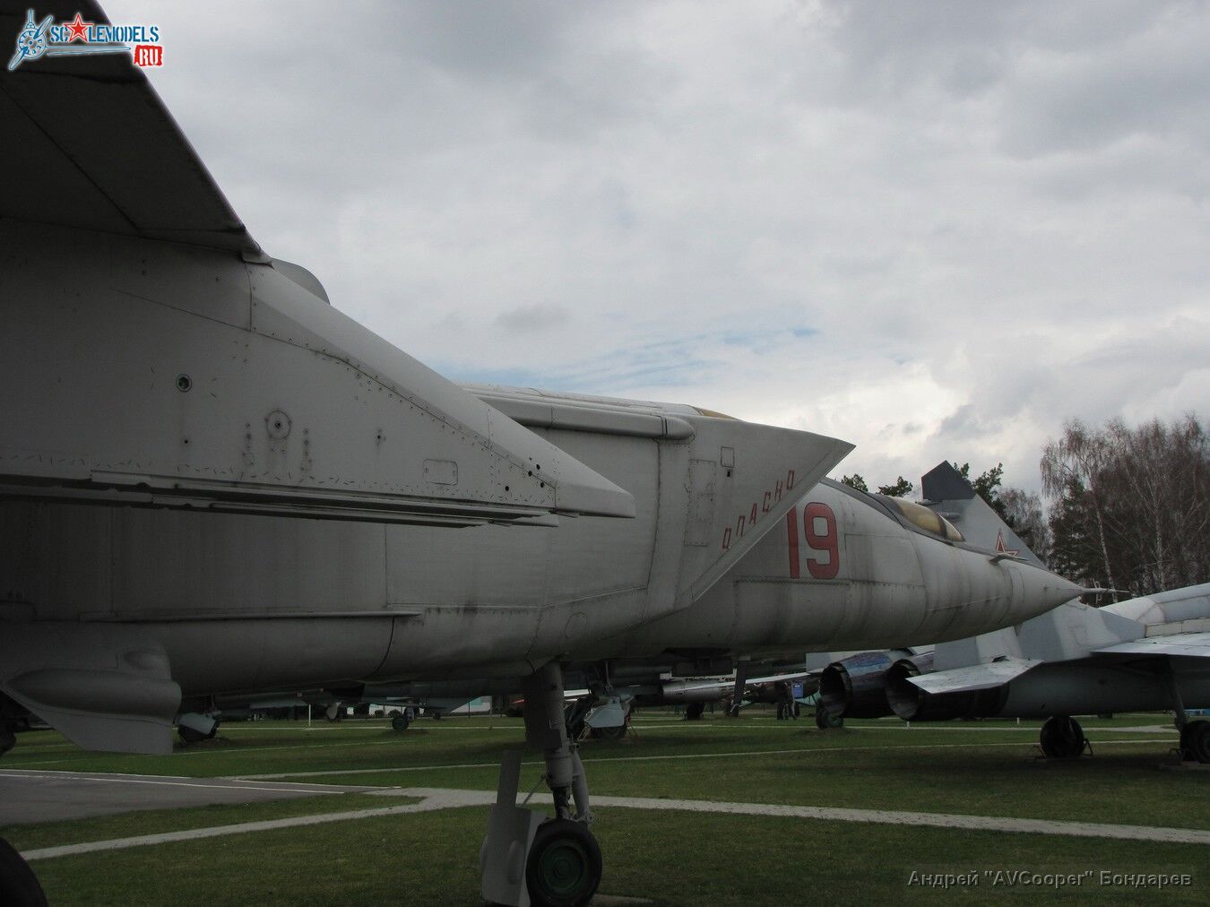 IMG_1851_MiG-25PU_Borovaya.JPG