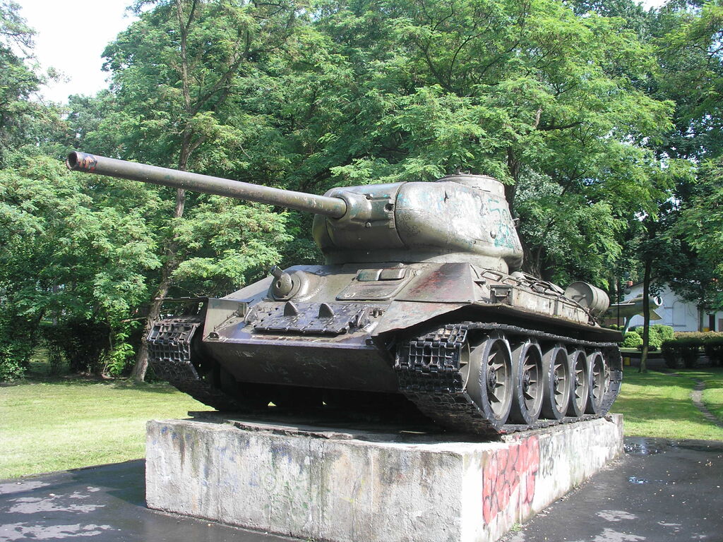 T-34-85, Grudzi?dz by Kamil Andu?a 003.JPG
