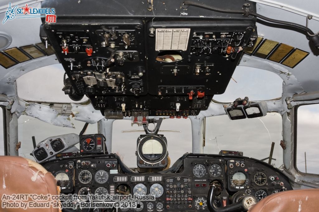 An-24RT_cockpit_0008.jpg