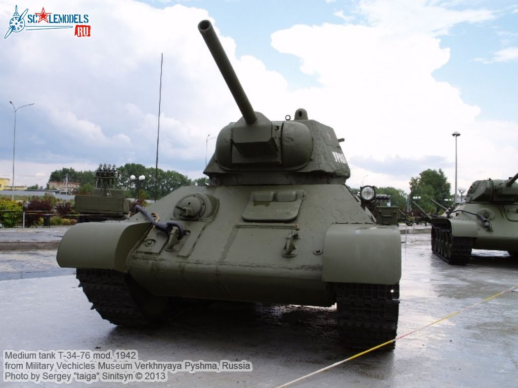 T-34-76_mod1942_0009.jpg