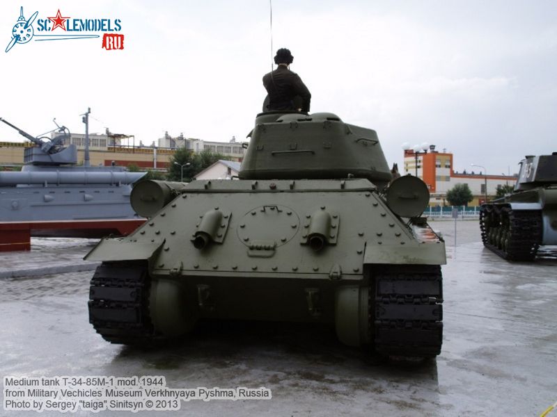 T-34-85M-1_mod1944_0003.jpg