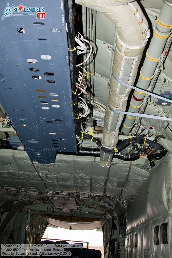 Lockheed_C-130J_Hercules_0045.jpg