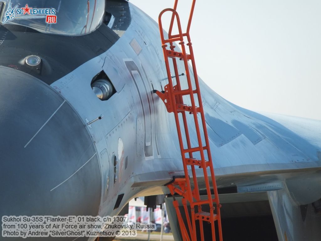 Su-35S_Flanker-E_0053.jpg