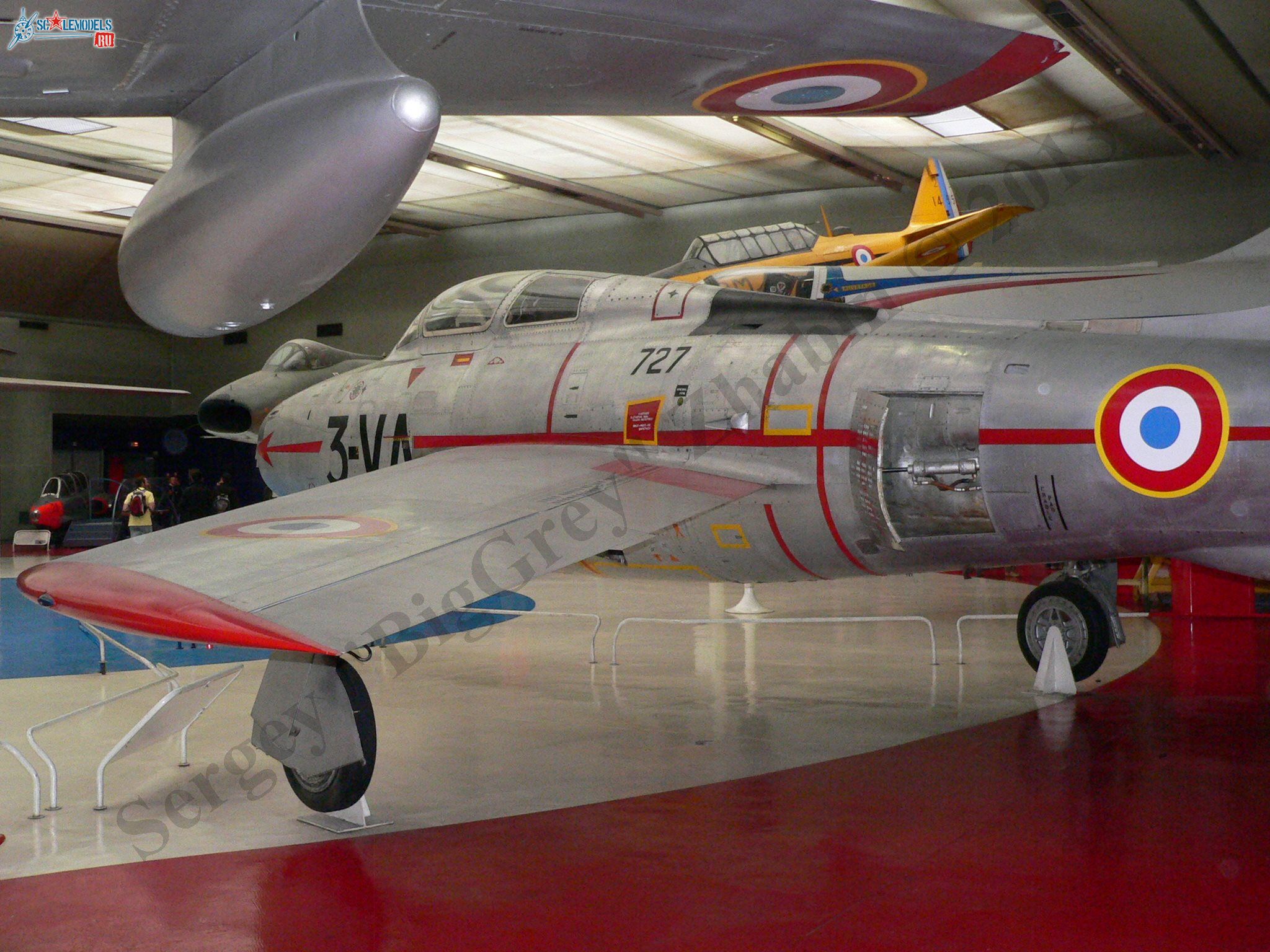 F-84F Thunderstreak_01.JPG