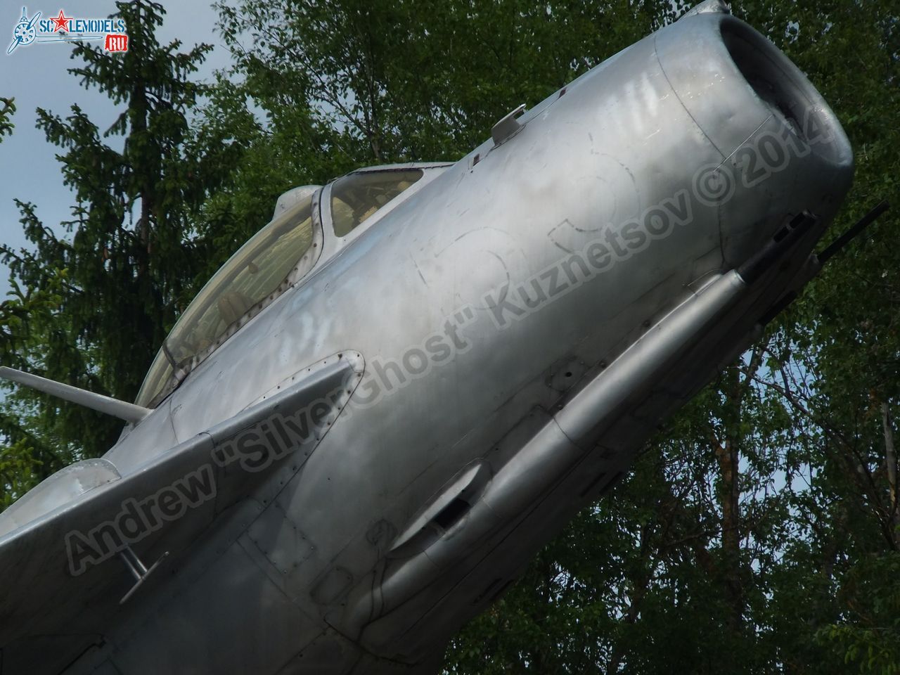 MiG-17_Vyazma_airbase_0001.jpg
