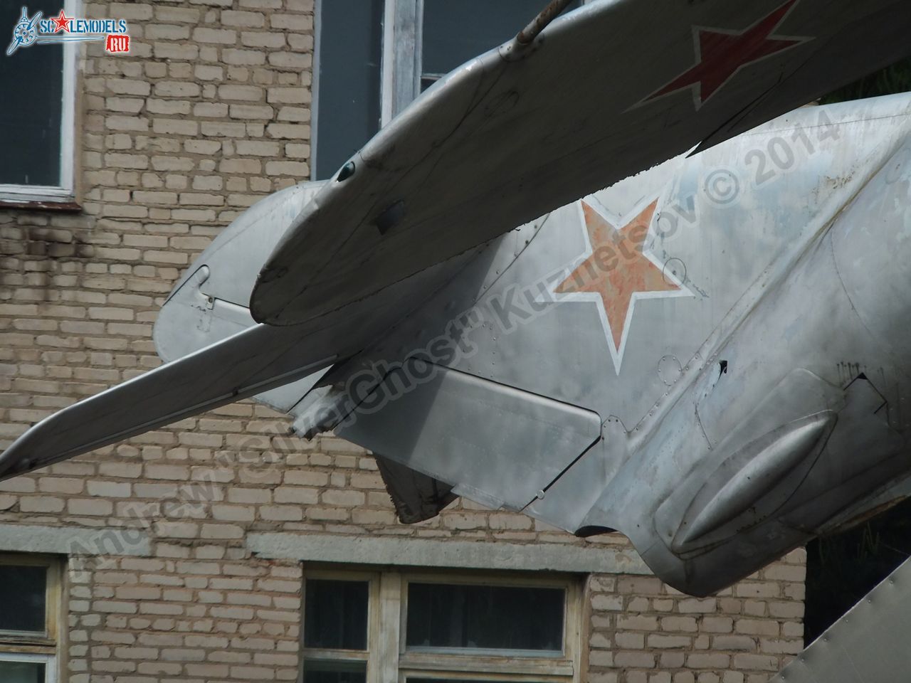 MiG-17_Vyazma_airbase_0004.jpg