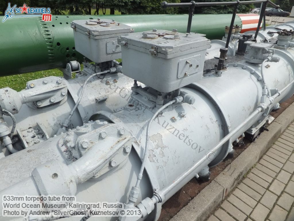 533mm_Torpedo_tube_0002.jpg