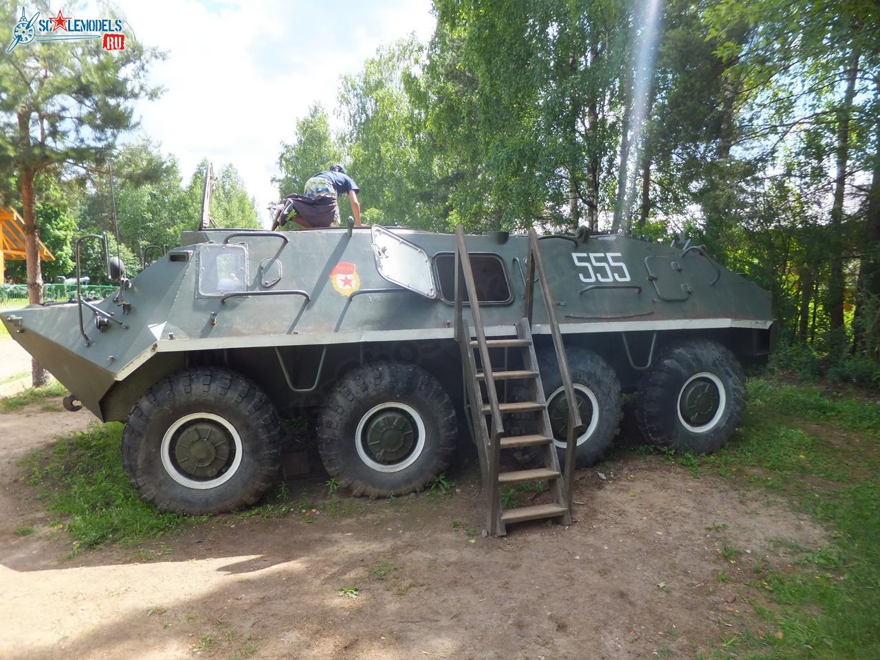 BTR-60_0001.jpg
