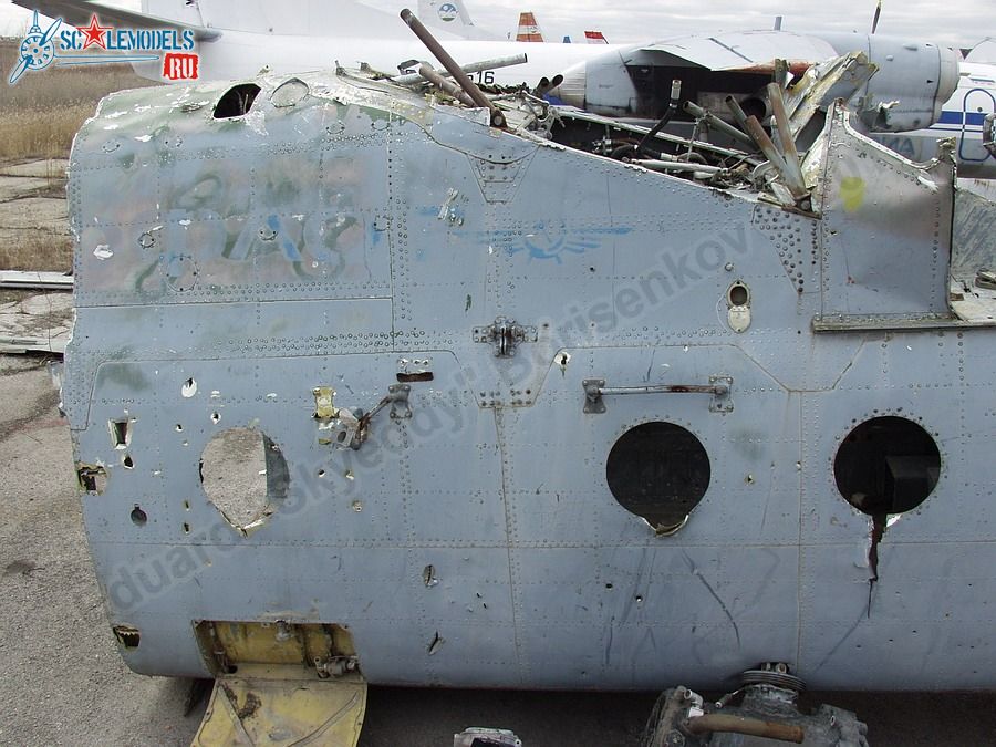 Mi-4_damaged_0006.jpg