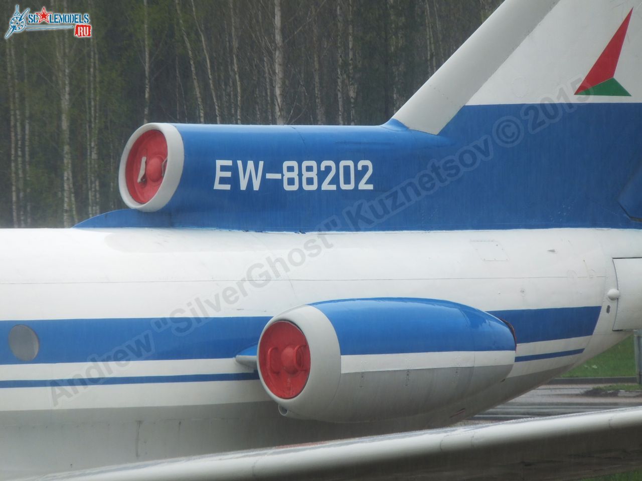 Yak-40_EW-88202_0003.jpg