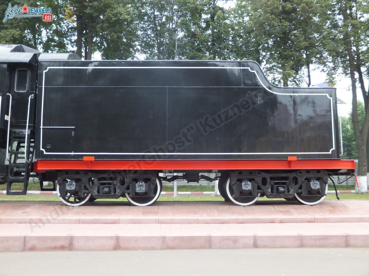 L-5122_locomotive_0020.jpg