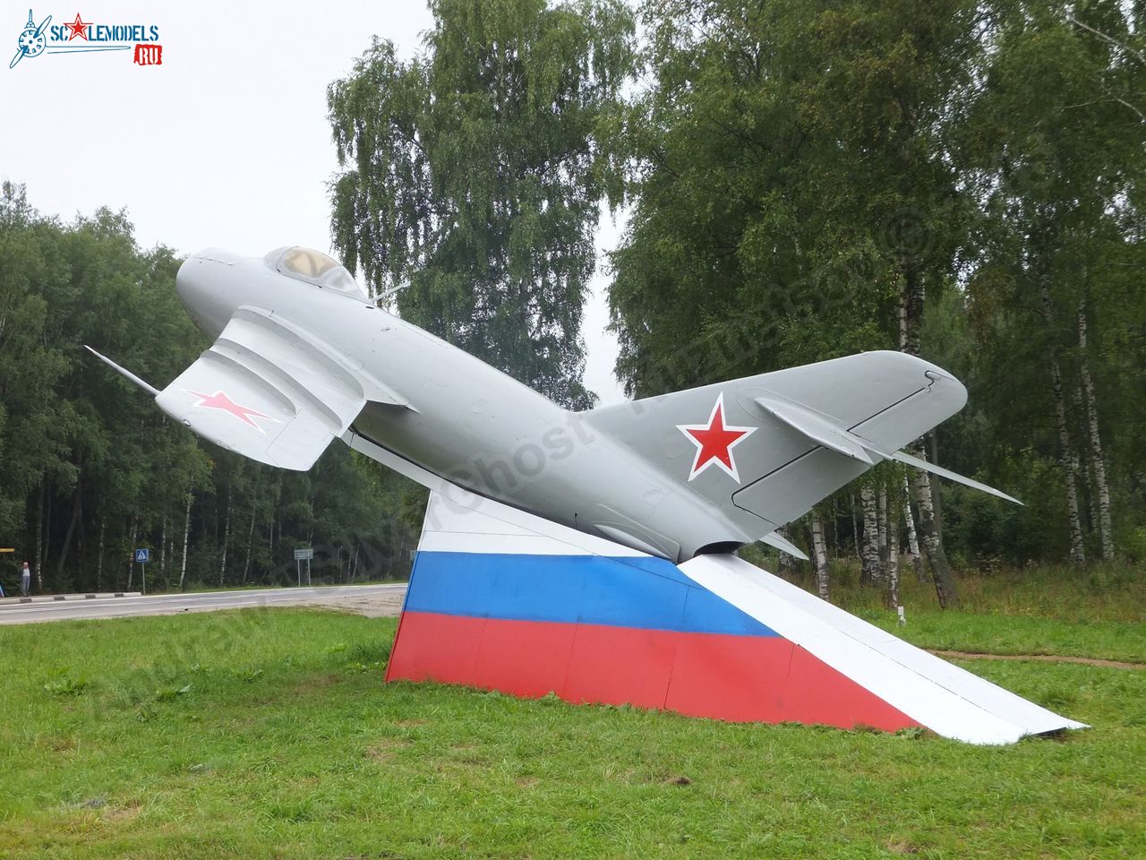 MiG-17_Tunoshna_0001.jpg