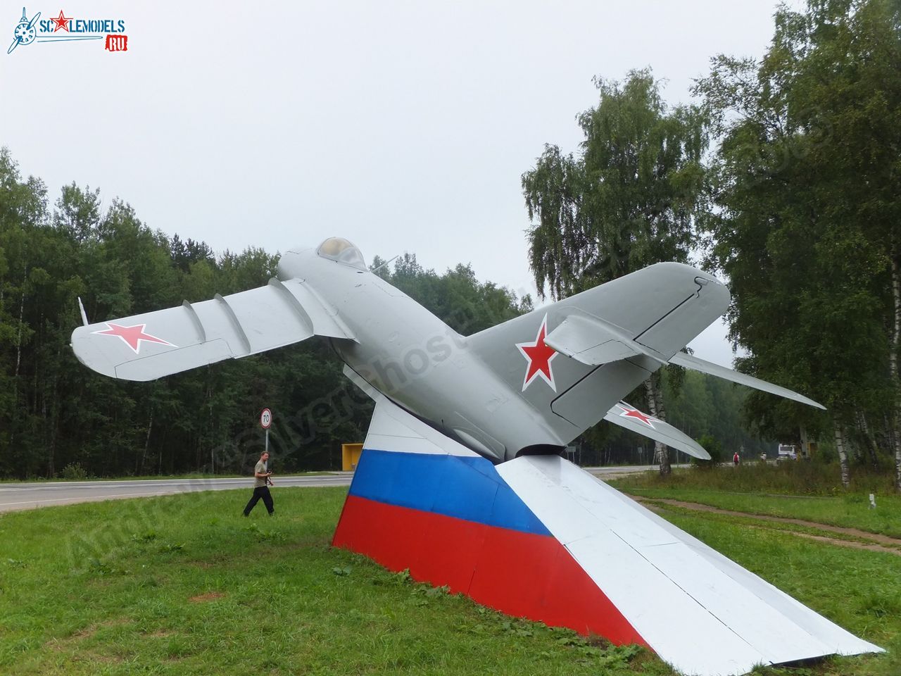 MiG-17_Tunoshna_0002.jpg
