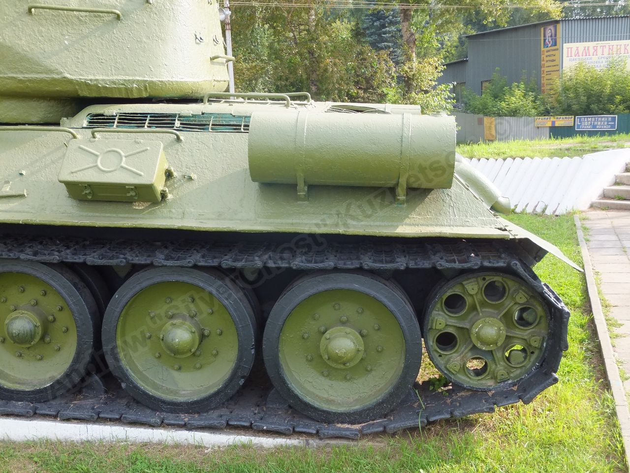 T-34-85_Dmitrov_0005.jpg