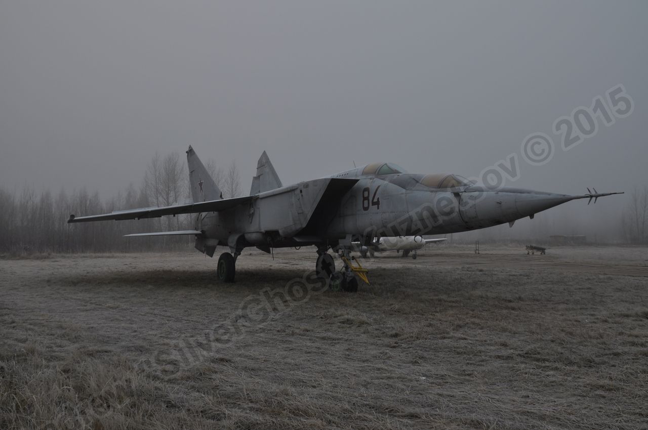 MiG-25PU_fuselage_0000.jpg