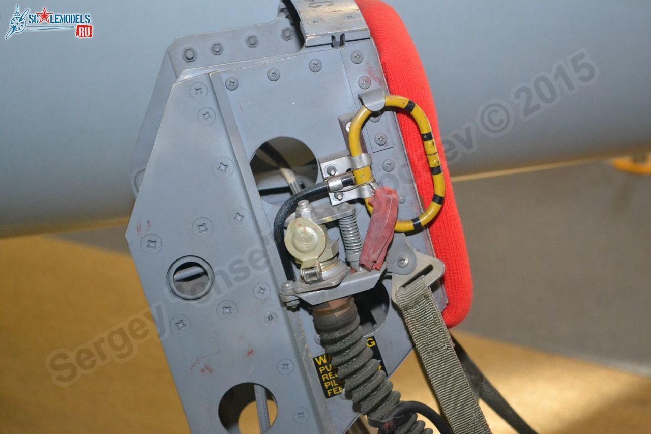 F-104G_Ejection_seat_0005.jpg
