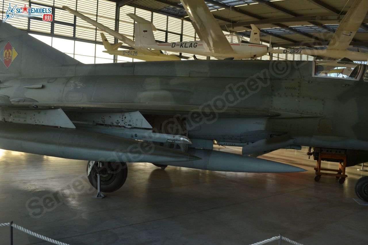 MiG-21MF_0002.jpg