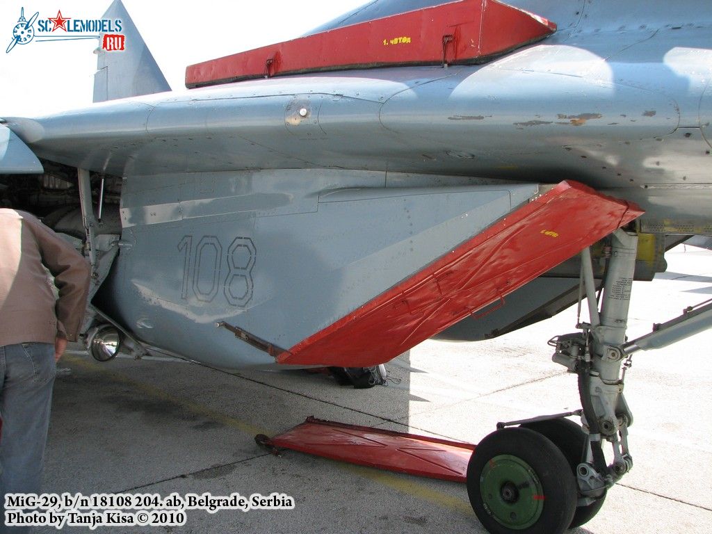MiG-29 VVS Serbii 17.jpg