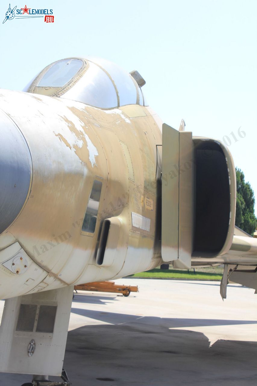 RF-4C_Phantom_II_1.jpg