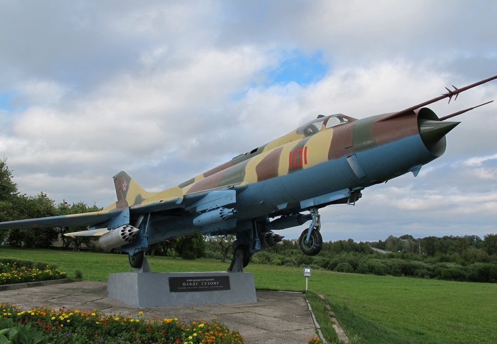 Su-17M (Glubokoe) 001
