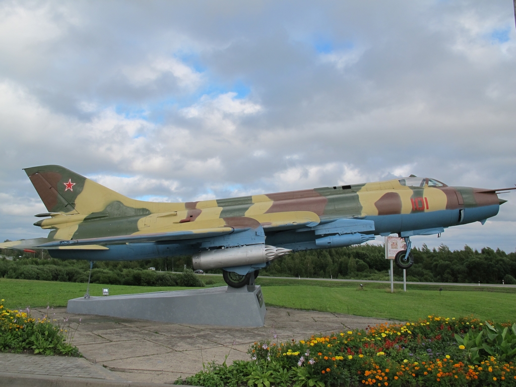 Su-17M (Glubokoe) 002