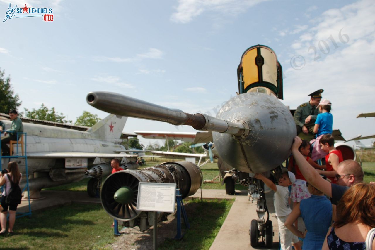 Taganrog_Aviation_Museum_16.jpg