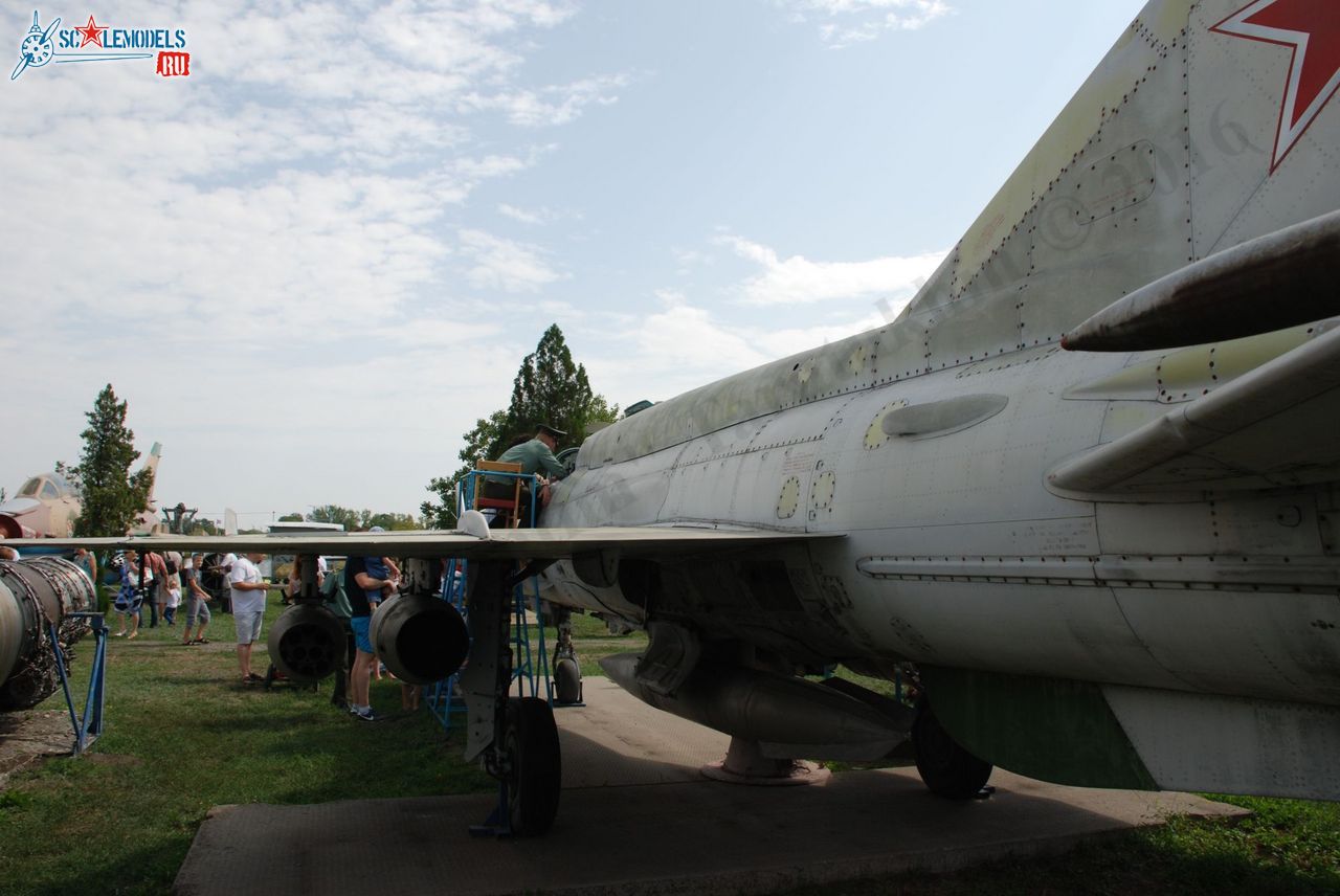 Taganrog_Aviation_Museum_2.jpg