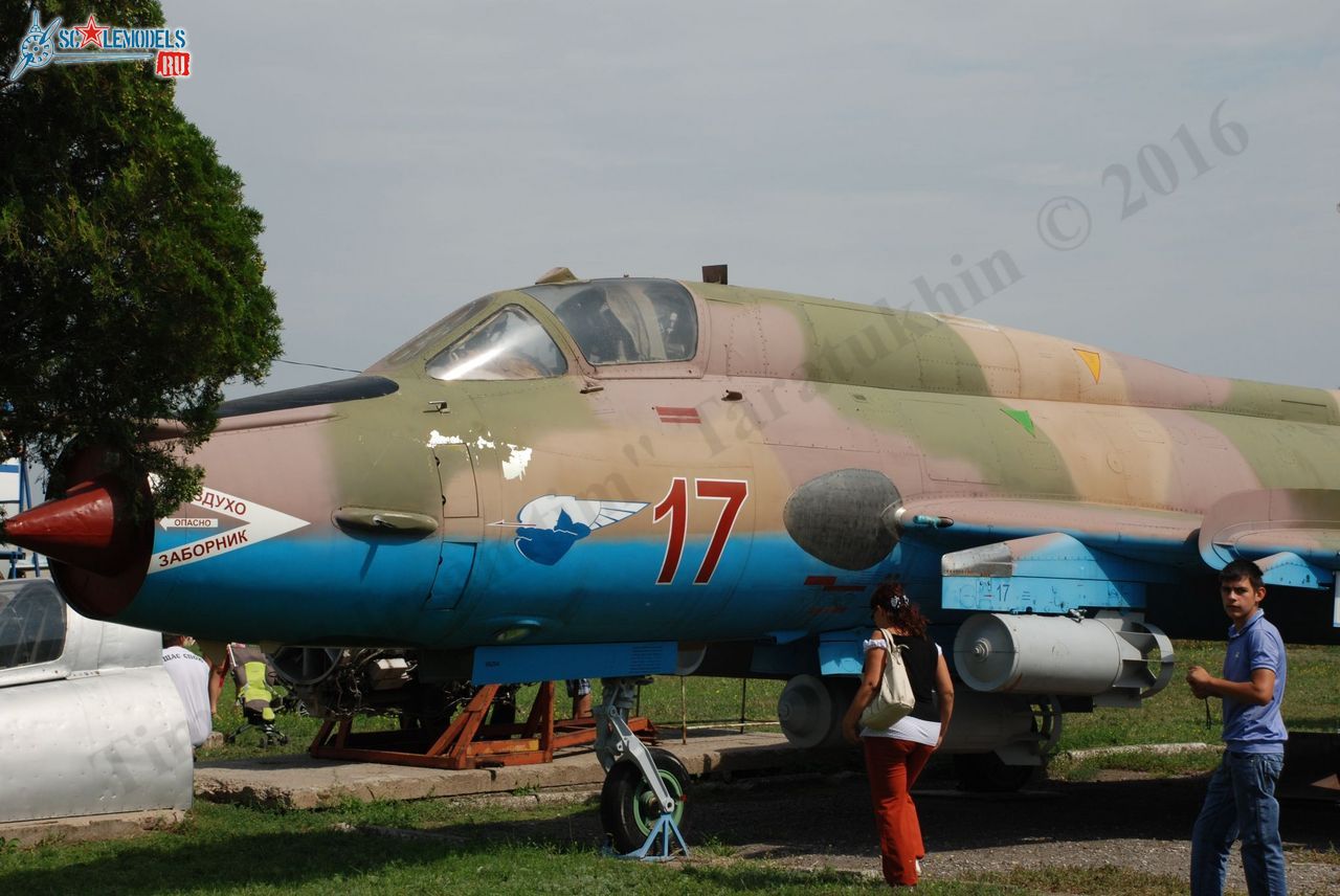 Su-17M3_Taganrog_2.jpg