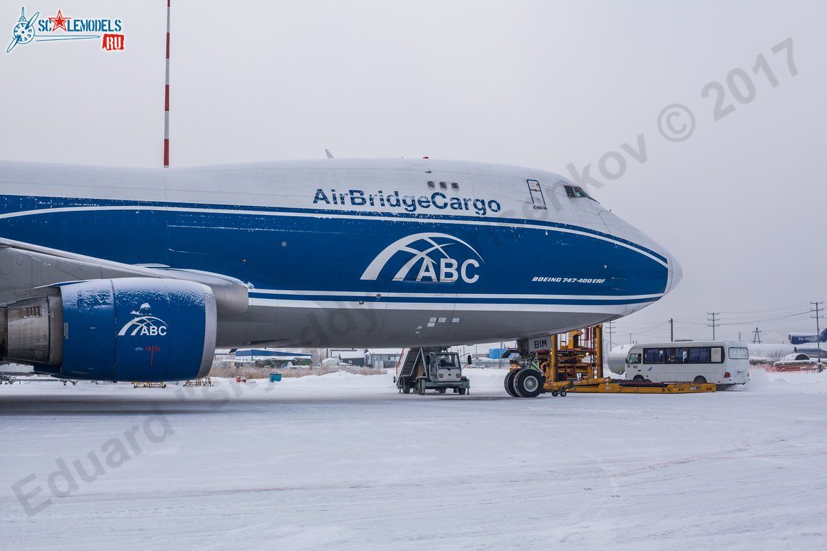 Boeing_747-400_VP-BIM_14.jpg