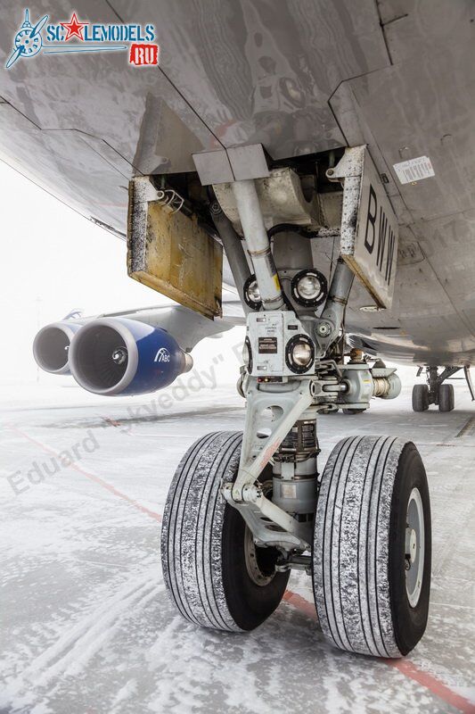 Boeing_747-400_VQ-BWW_10.jpg