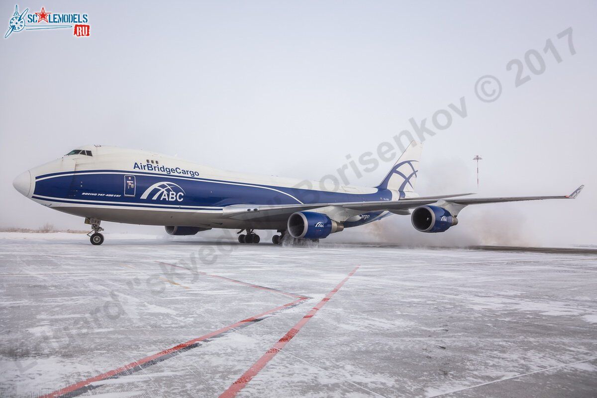 Boeing_747-400_VQ-BWW_3.jpg