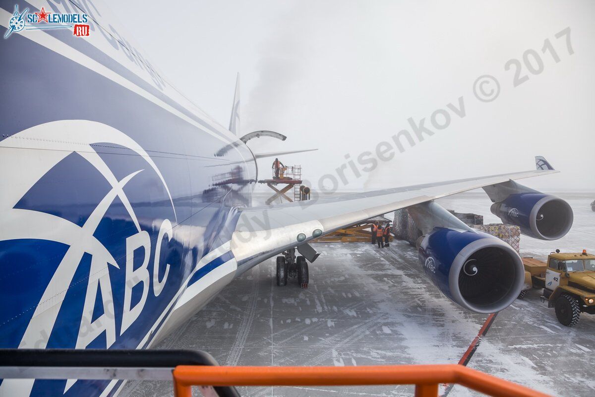 Boeing_747-400_VQ-BWW_50.jpg