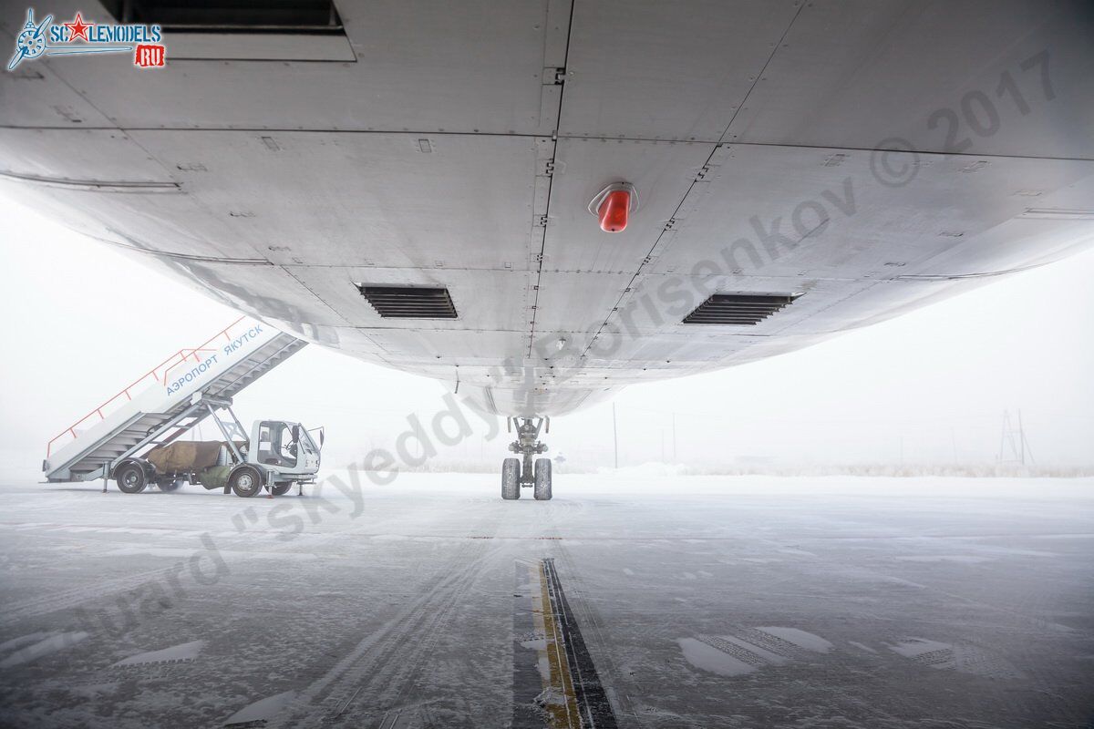 Boeing_747-400_VQ-BWW_53.jpg