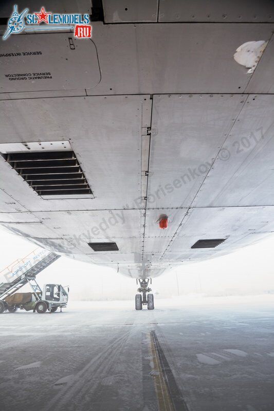 Boeing_747-400_VQ-BWW_54.jpg