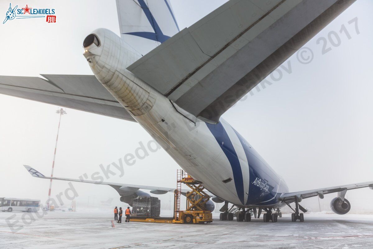 Boeing_747-400_VQ-BWW_59.jpg