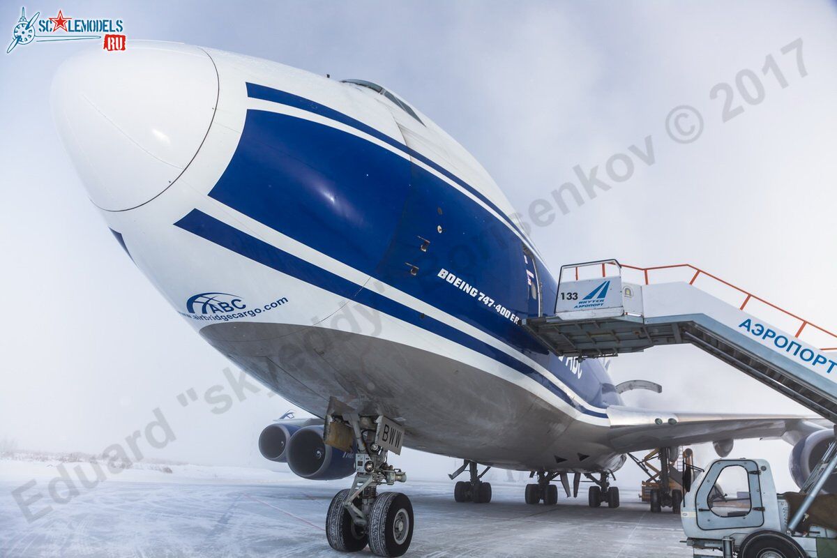 Boeing_747-400_VQ-BWW_72.jpg